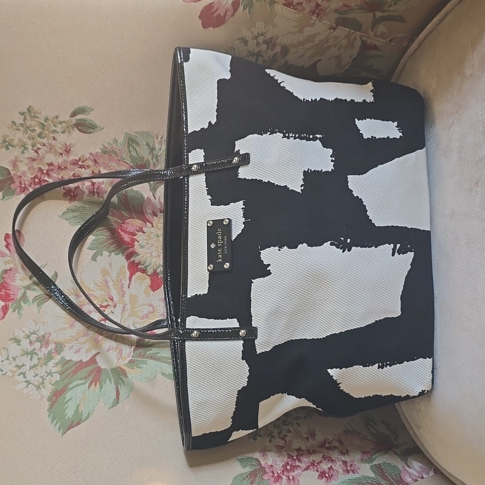Kate Spade Coal Art Noir Black/ Cement Tote Bag